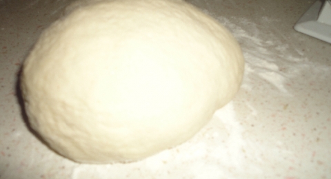 Calzone s klobasovo- zemiakovou plnkou - krok 2