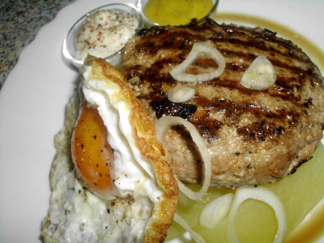 Hovězí grilovaný burger