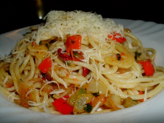 Špagety aglio olio e peperoncino