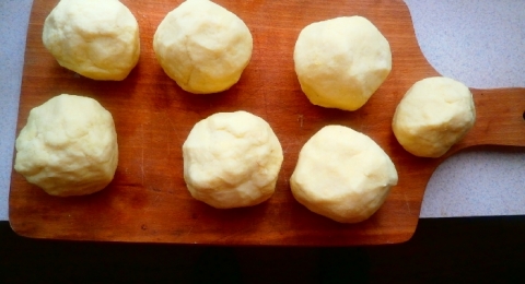 Švestkové bramborové knedlíky  - krok 1