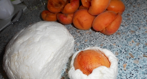 Tvarohové máslové knedlíky s meruňkami - krok 1