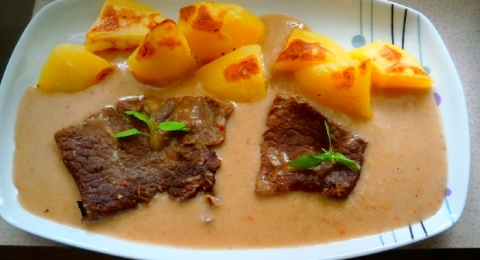 Hovězí a smetanová omáčka  - krok 1
