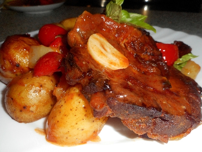 Vepřová a kuřecí salsa se zeleninou 