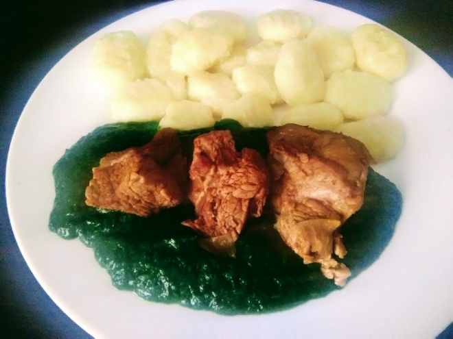 Gnocchi vepřové a špenát 